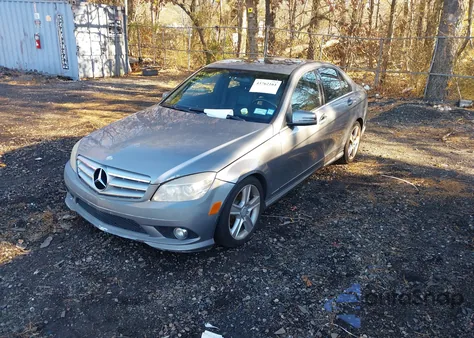 2010 Mercedes-Benz C 300 Luxury 4Matic/Sport 4Matic из США, поврежденный, VIN WDDGF8BB7AR105065